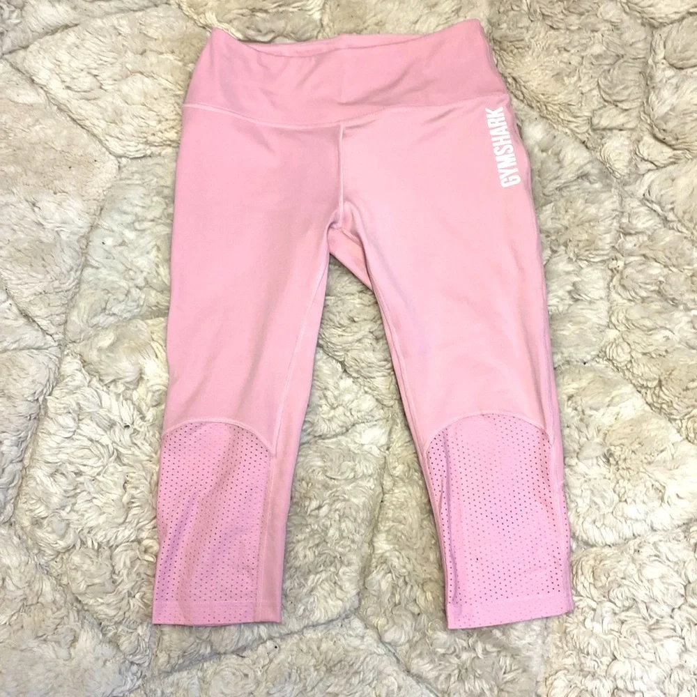 Gymshark Pink Capri Leggings with backside pockets - Picture 1 of 4